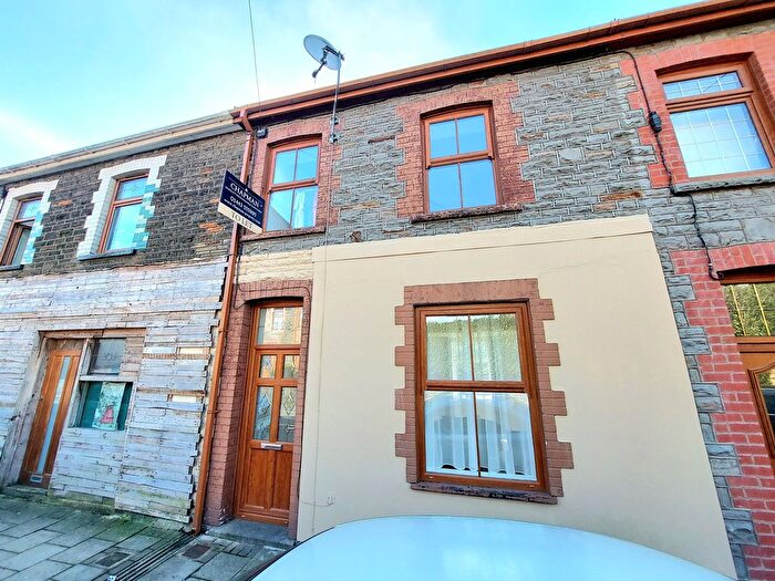 4 Bedroom Terraced House To Rent In Brithweunydd Road, Tonypandy, CF40