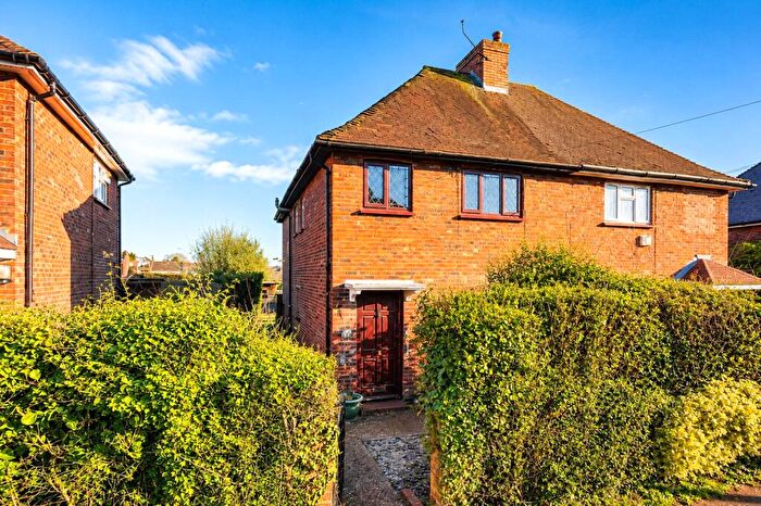 3 Bedroom Semi-Detached House For Sale In The Oval, Guildford, Surrey, GU2