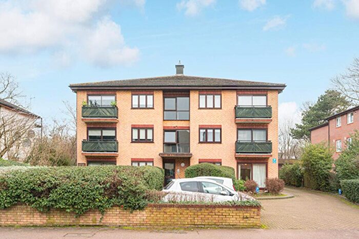 2 Bedroom Flat To Rent In Albemarle Road, Beckenham, BR3