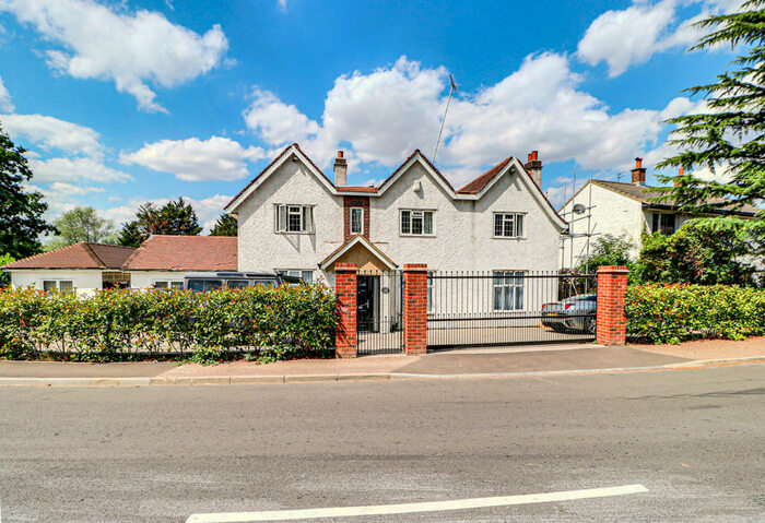 5 Bedroom Detached House For Sale In South Mimms Hertfordshire, EN6