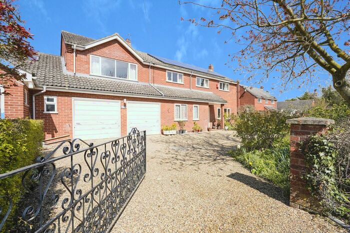 7 Bedroom Detached House For Sale In High Green, Brooke, Norwich, Norfolk, NR15