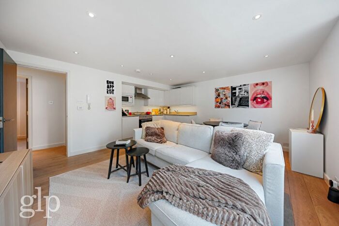 2 Bedroom Flat To Rent In Shelton Street, London, WC2H