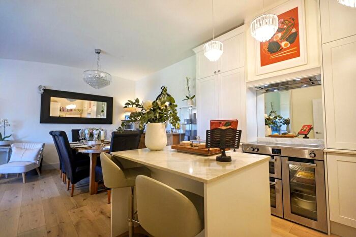 2 Bedroom Apartment For Sale In Elder Court, Hertford, SG13