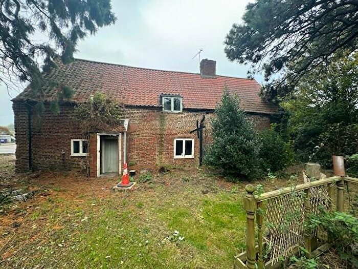Detached House For Sale In Church End Cottage, Main Road, Old Leake, Boston, Lincolnshire, PE22