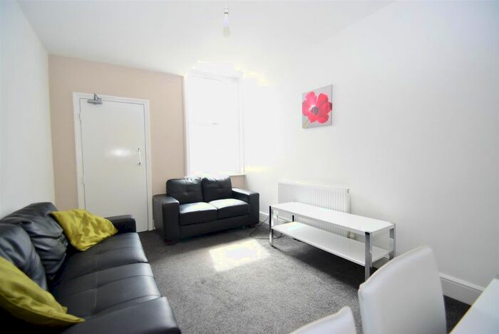 4 Bedroom Maisonette To Rent In Cartington Terrace, Heaton NE6