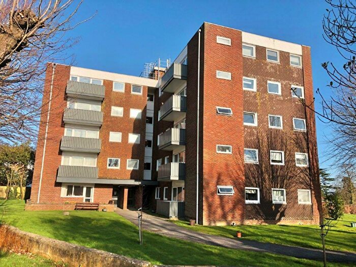 2 Bedroom Apartment To Rent In Silverdale Road, Burgess Hill, RH15