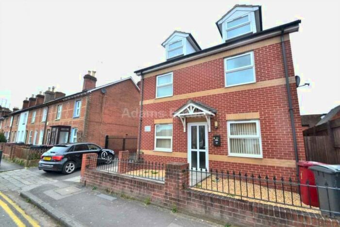 2 Bedroom Apartment To Rent In Cumberland Road, Reading, RG1
