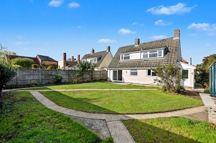 3 Bedroom Bungalow For Sale In Stoke Road, North Curry, Taunton, Somerset, TA3