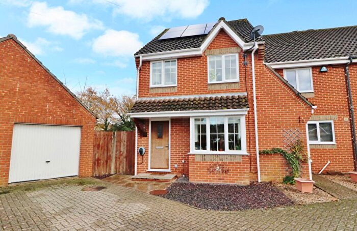 3 Bedroom End Of Terrace House For Sale In Stroudley Way, Hedge End, SO30