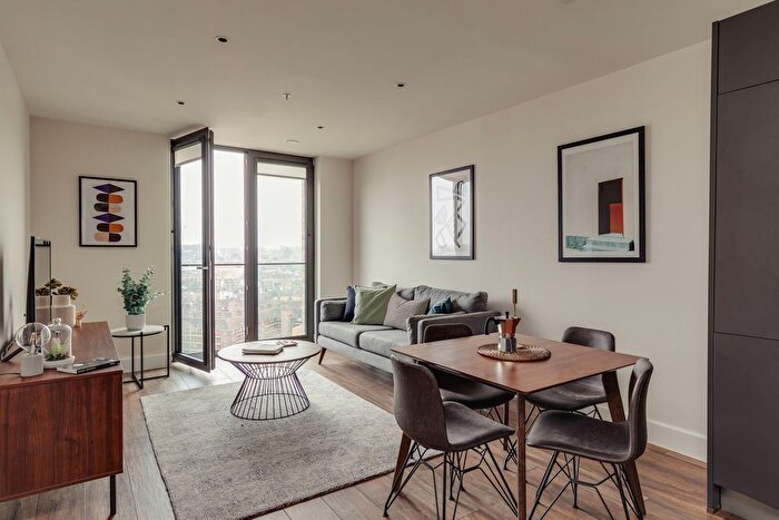 1 Bedroom Flat To Rent In Copperas Court, London, SE8