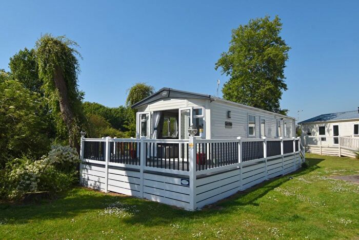 2 Bedroom Park Home For Sale In Hythe Road, Dymchurch, TN29