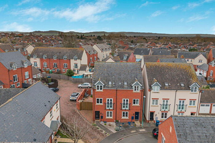 3 Bedroom Semi Detached House For Sale In Webbs Way, Mitton, Tewkesbury, GL20