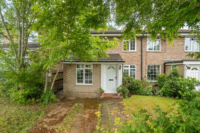 3 Bedroom Semi Detached House For Sale In Green Park Close, Winchester, Hampshire, SO23