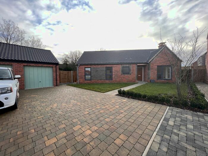 3 Bedroom Bungalow To Rent In Fayerfax Close, Cringleford, Norwich NR4