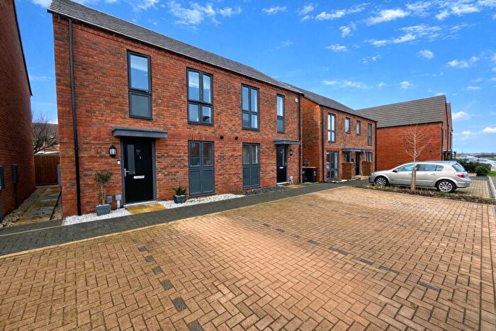 2 Bedroom Semi Detached House For Sale In Osier Grove, Houghton Regis, Dunstable, Bedfordshire, LU5