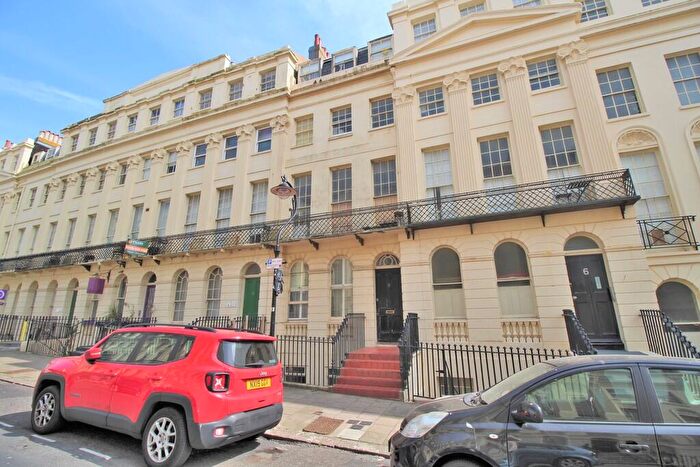 2 Bedroom Apartment For Sale In Oriental Place, Brighton, BN1