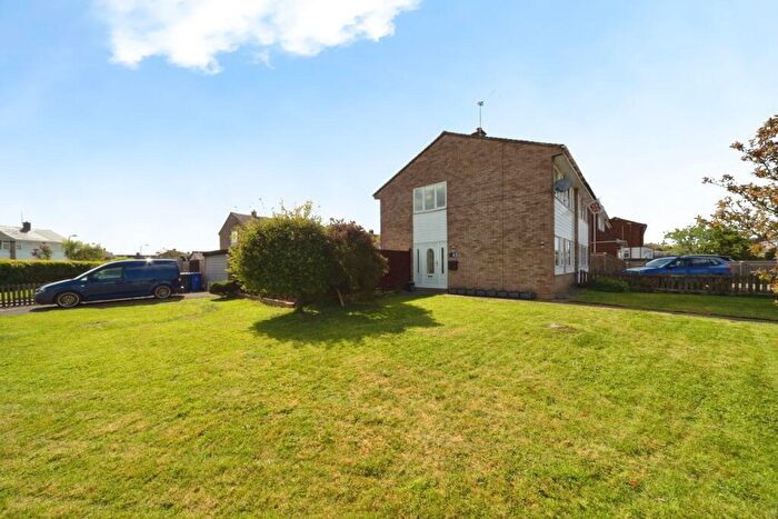 4 Bedroom Semi-Detached House For Sale In High View, Deanshanger, Milton Keynes, Northamptonshire, MK19