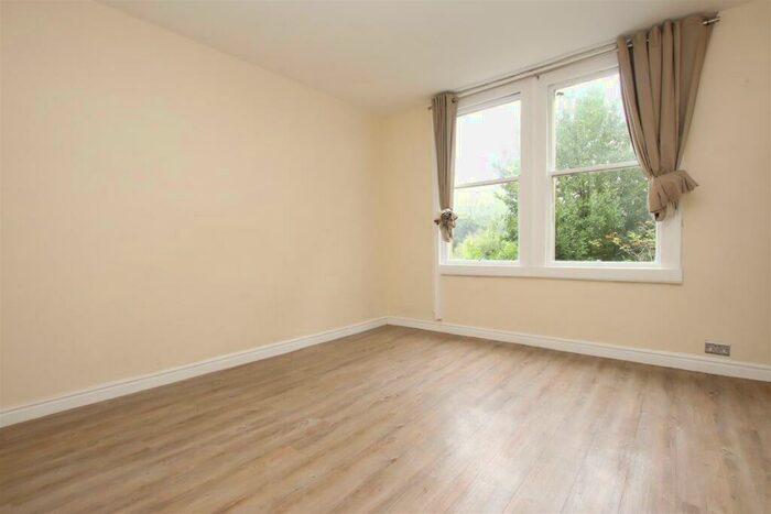 Flat To Rent In Walcot Buildings, Bath, BA1