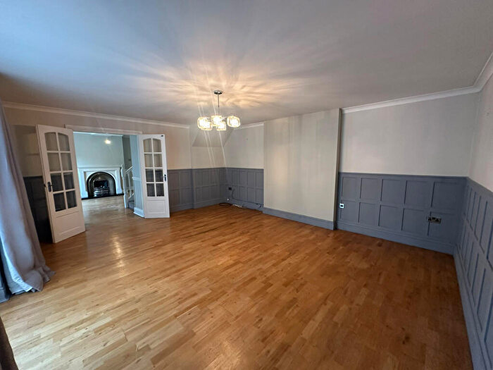4 Bedroom Detached House To Rent In Dalton Lane, Rotherham, South Yorkshire, S65