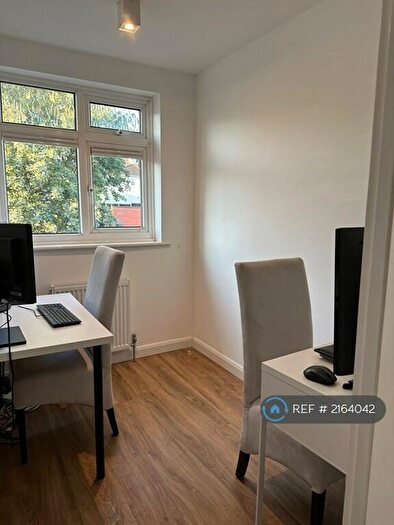 4 Bedroom Semi-Detached House To Rent In London, London, SE9
