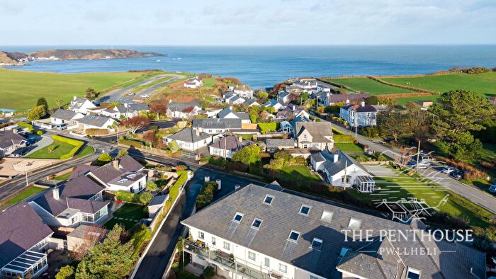 5 Bedroom Flat For Sale In Apt Tywod Arian, Tywod Arian Lon Golff, LL53