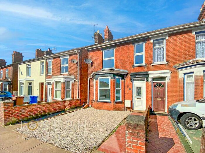 3 Bedroom Semi-Detached House To Rent In Foxhall Road, Ipswich, IP3