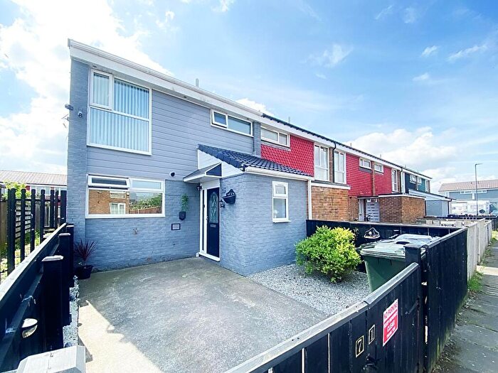 3 Bedroom End Of Terrace House For Sale In Bowness Avenue, Battle Hill, Wallsend, NE28