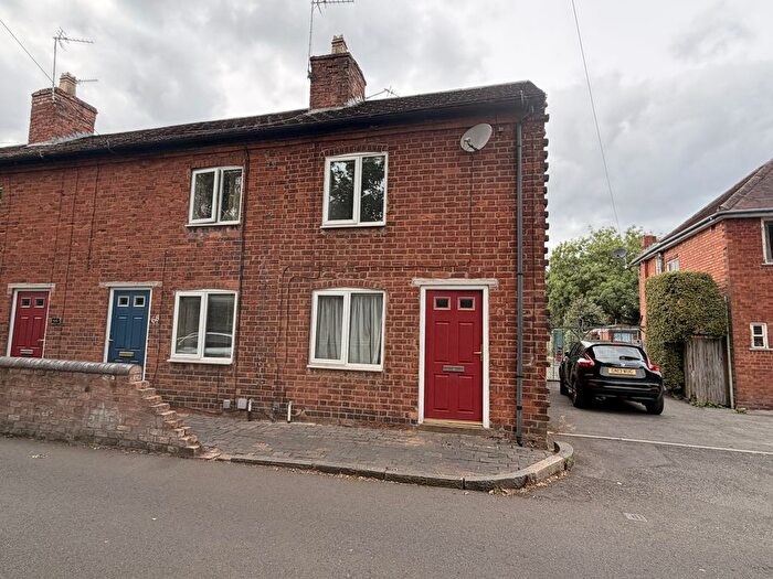 2 Bedroom End Of Terrace House To Rent In Birmingham, B28