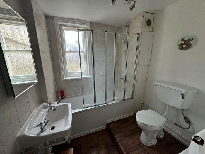 1 Bedroom Flat To Rent In Medina Terrace, Hove, BN3
