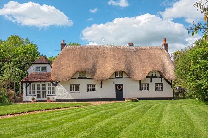 4 Bedroom Detached House For Sale In Browninghill Green, Baughurst, Tadley, Hampshire, RG26