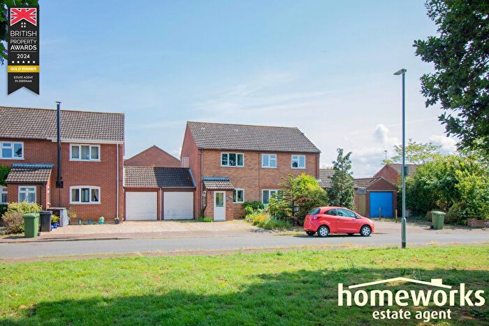 2 Bedroom Semi-Detached House For Sale In Oakwood Road, Dereham, NR19