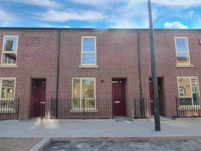 2 Bedroom Town House To Rent In Park Street, Castleward, Derby, DE1