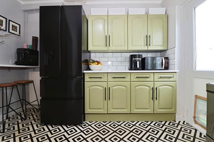 3 Bedroom Terraced House For Sale In Commonfield Road, Bristol, Avon, BS11