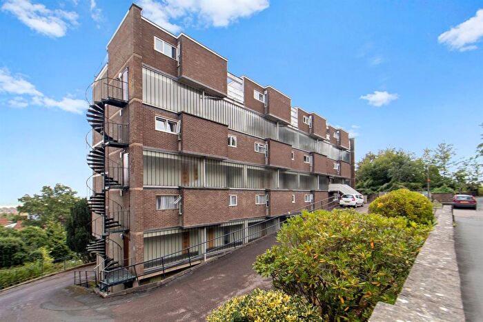 2 Bedroom Flat For Sale In Hardwicke House, Flat, Abbey Road, Malvern, Worcestershire, WR14