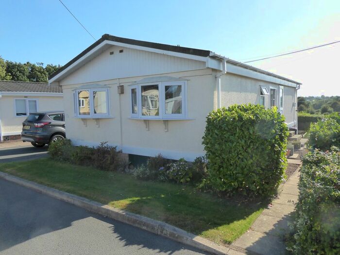 2 Bedroom Mobile/park Home For Sale In Weaver Vale Park, Warrington Road, Bartington, Northwich, Cheshire, CW8