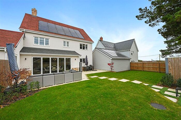4 Bedroom Detached House To Rent In Windermere Way, Rettendon Common, Chelmsford, Essex, CM3