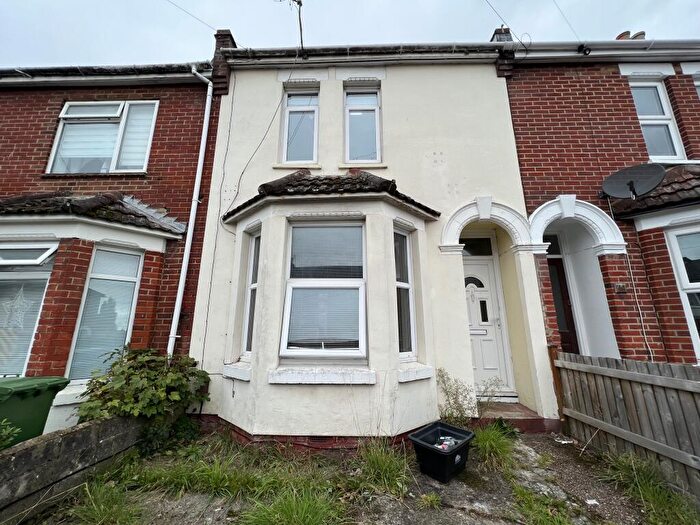 4 Bedroom House To Rent In Somerset Road, SO17