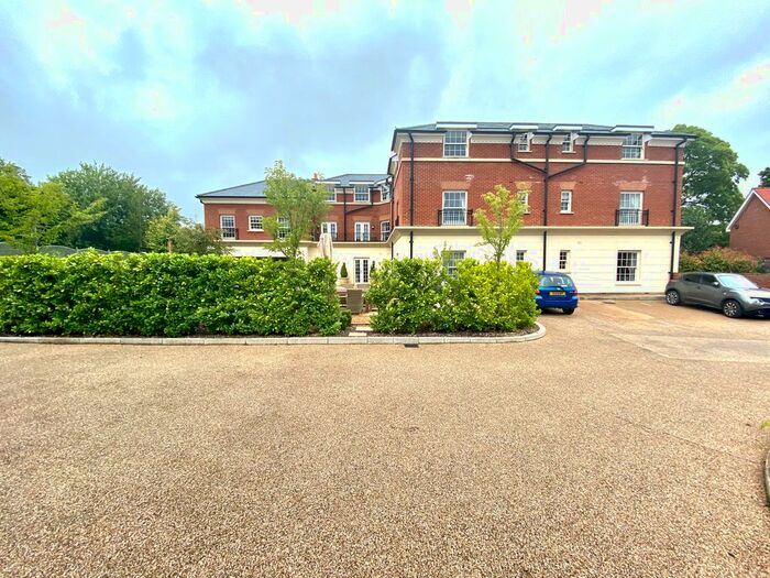 1 Bedroom Flat For Sale In Dairy Walk, Hartley Wintney, Hook, RG27