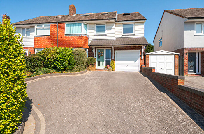 5 Bedroom Semi-Detached House For Sale In Arundel Drive, Fareham, Hampshire, PO16