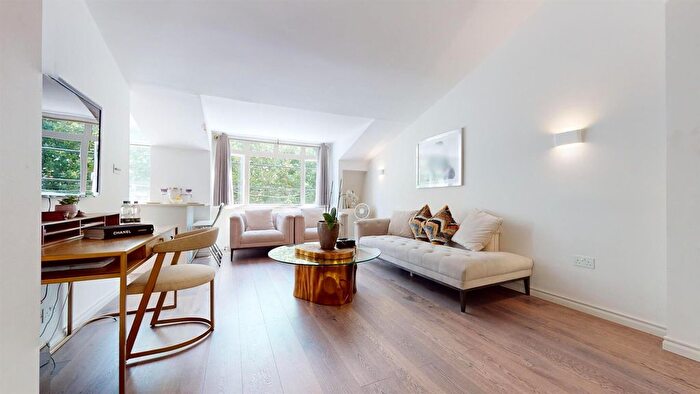 2 Bedroom Flat To Rent In Rutland Gate, London, SW7