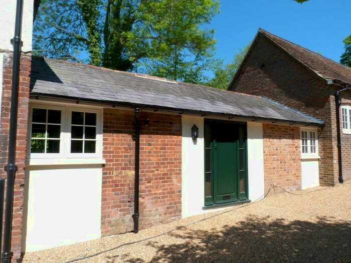 1 Bedroom Semi-Detached House To Rent In Pre Garden Cottages, Garden House Lane, St Albans, Hertfordshire, AL3