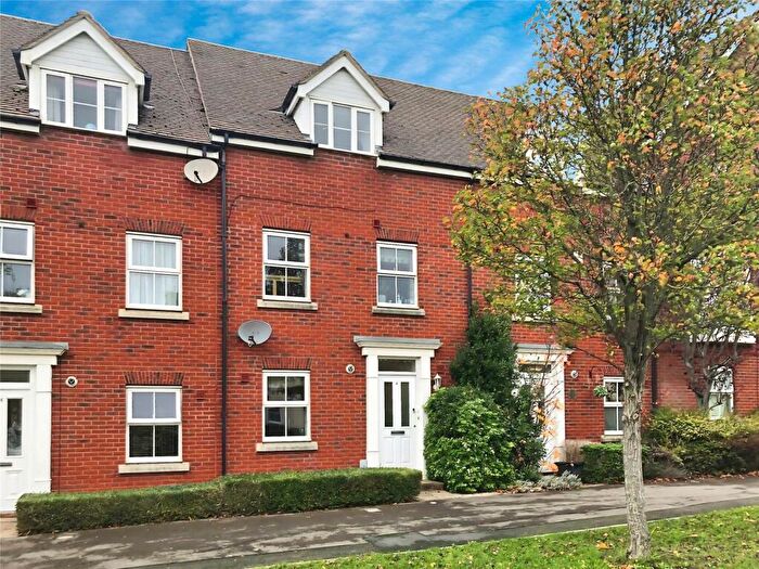 3 Bedroom Town House To Rent In Addinsell Road, Redhouse, Swindon, SN25