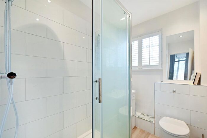 1 Bedroom Flat For Sale In Britten Street, Chelsea, SW3