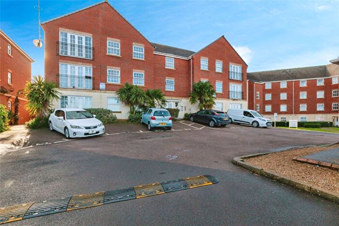 2 Bedroom Flat For Sale In Birkby Close, Hamilton, Leicester, Leicestershire, LE5