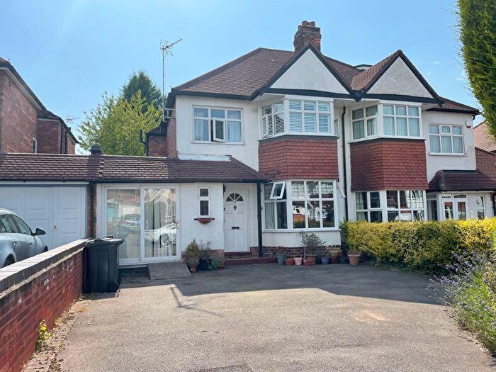 4 Bedroom Semi-Detached House For Sale In Welford Road, Sutton Coldfield, B73