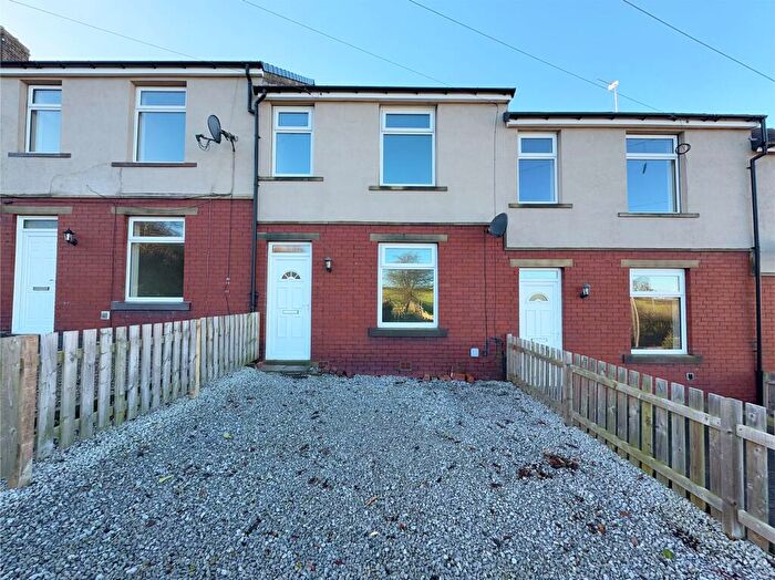 3 Bedroom Terraced House To Rent In Wakefield Road, Fenay Bridge, HD8