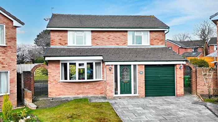 4 Bedroom Detached House For Sale In Cypress Close, Woolston, WA1