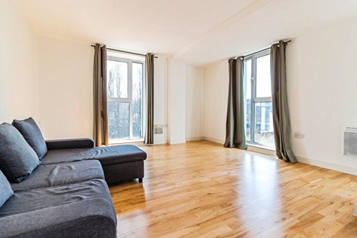 1 Bedroom Apartment For Sale In Dalton Street, Manchester, M40