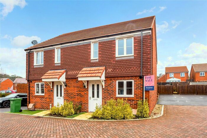 2 Bedroom Semi-Detached House For Sale In Jordan Grove, Alton, GU34
