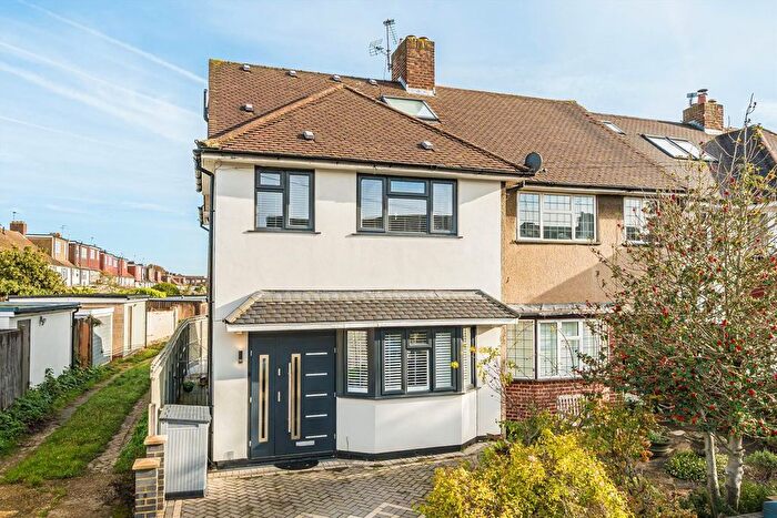 4 Bedroom End Terrace House For Sale In Gloucester Road, Twickenham, TW2